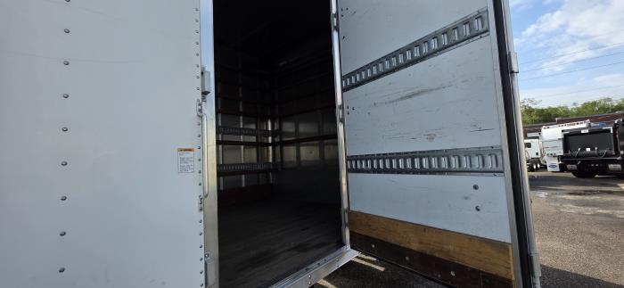 2020 Peterbilt 337-8