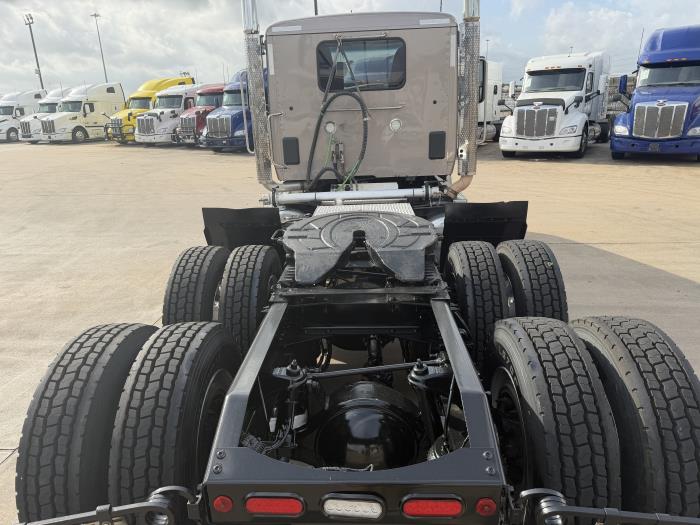 2020 Peterbilt 579-12