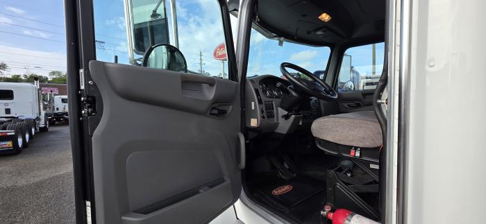 2020 Peterbilt 337-15