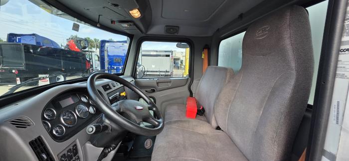 2020 Peterbilt 337-16
