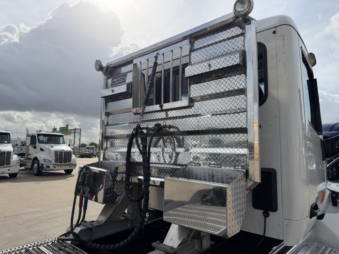 2020 Peterbilt 579-8