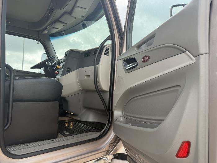 2020 Peterbilt 579-21
