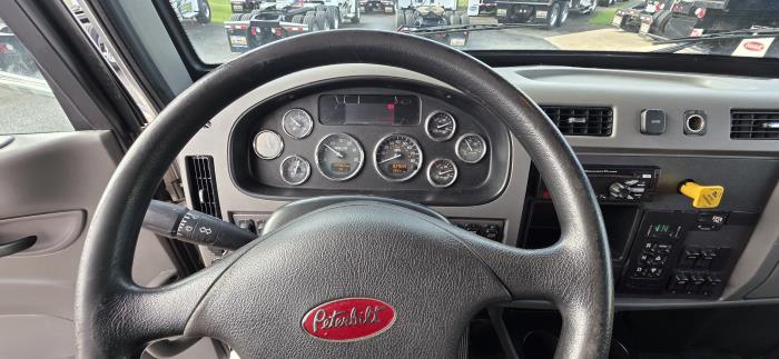 2020 Peterbilt 337-19