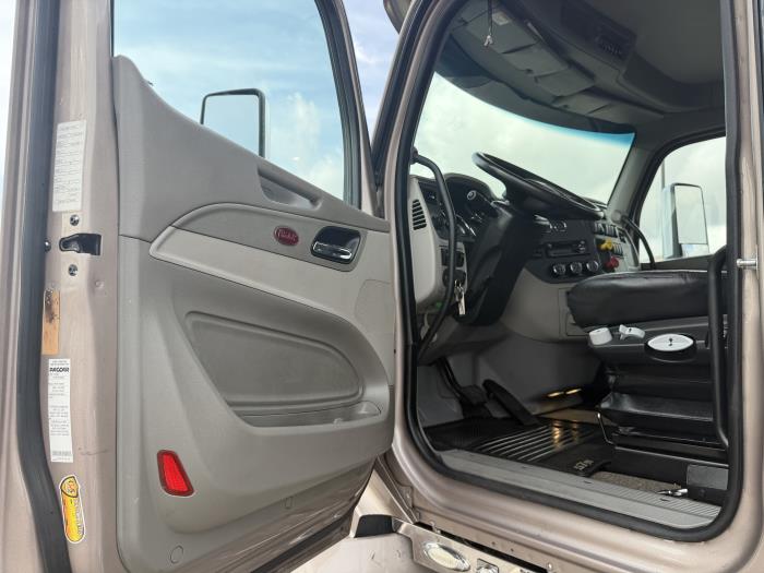 2020 Peterbilt 579-23