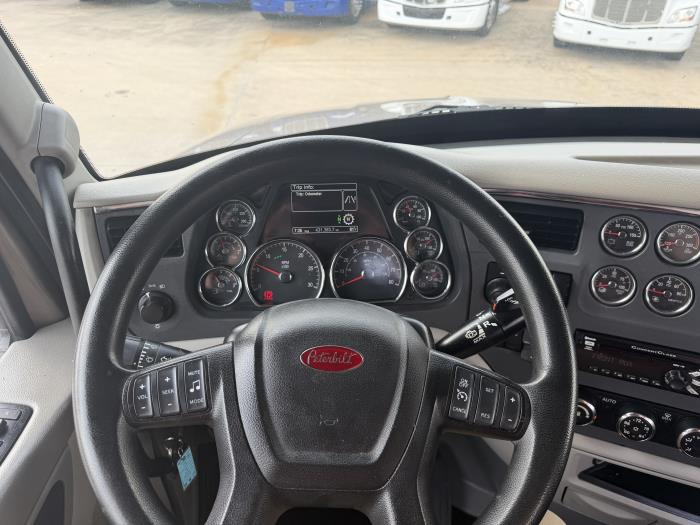 2020 Peterbilt 579-29