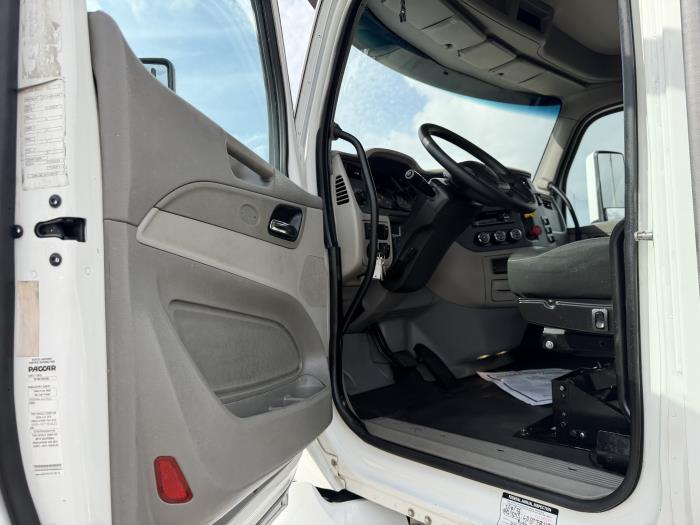 2019 Peterbilt 579-23