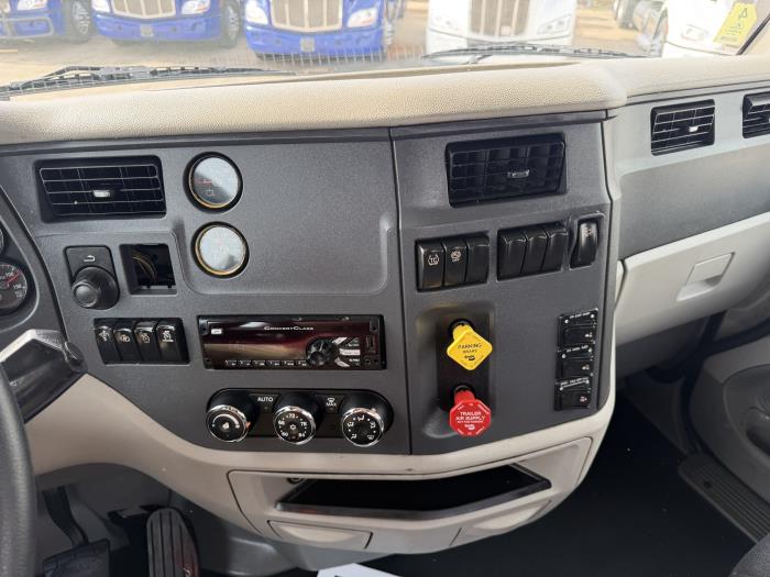 2019 Peterbilt 579-28