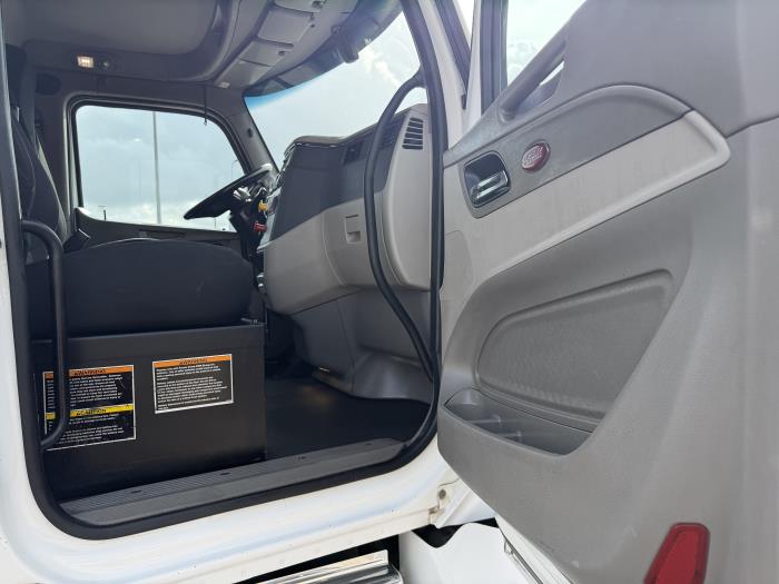 2020 Peterbilt 579-23