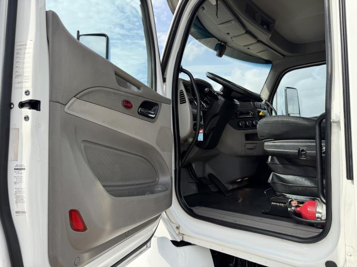 2020 Peterbilt 579-25