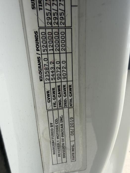 2020 Peterbilt 579-27