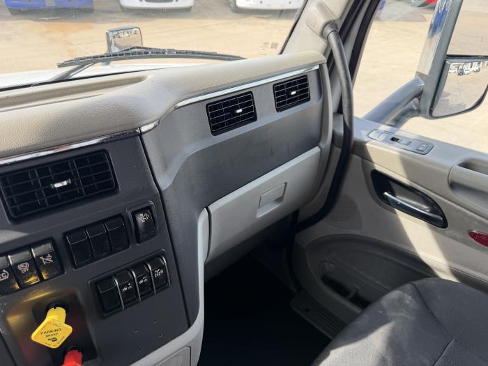 2020 Peterbilt 579-29