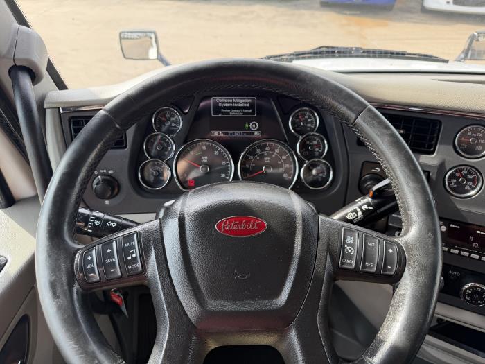 2020 Peterbilt 579-31