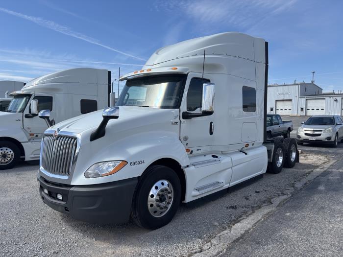 2021 International LT625-0