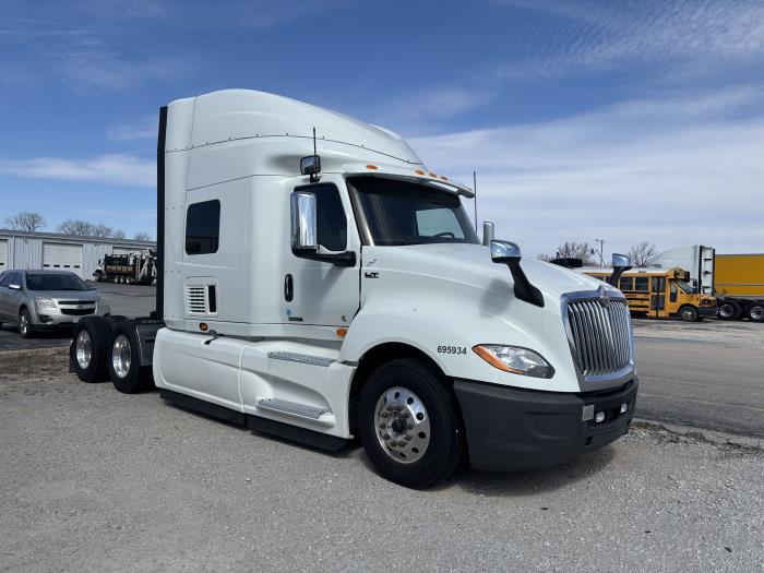 2021 International LT625-6