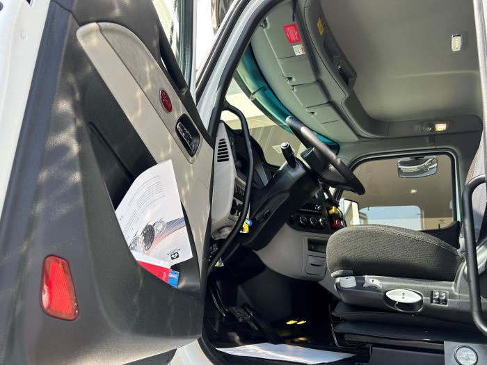 2026 Peterbilt 567-1