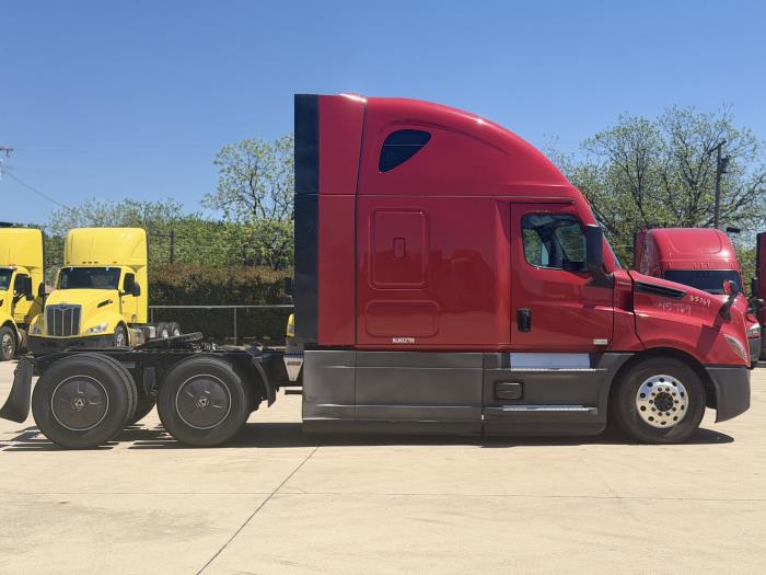 2022 Freightliner Cascadia-3