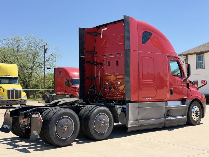 2022 Freightliner Cascadia-4