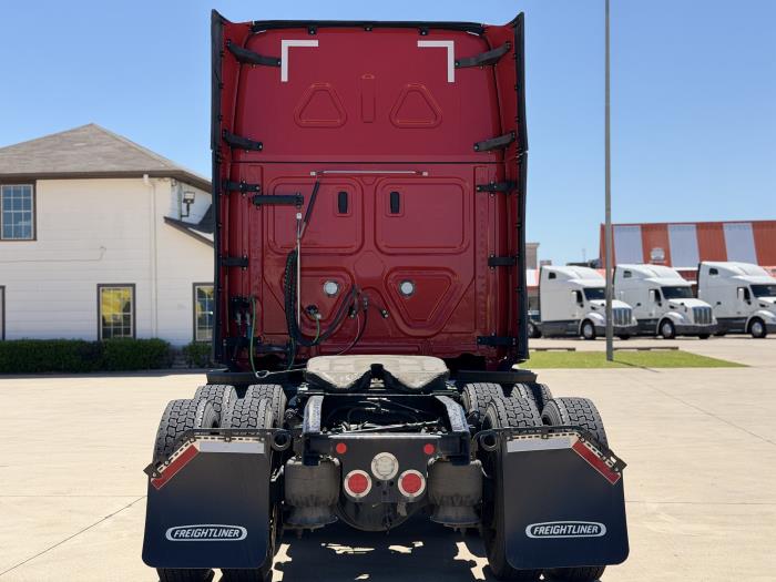 2022 Freightliner Cascadia-5