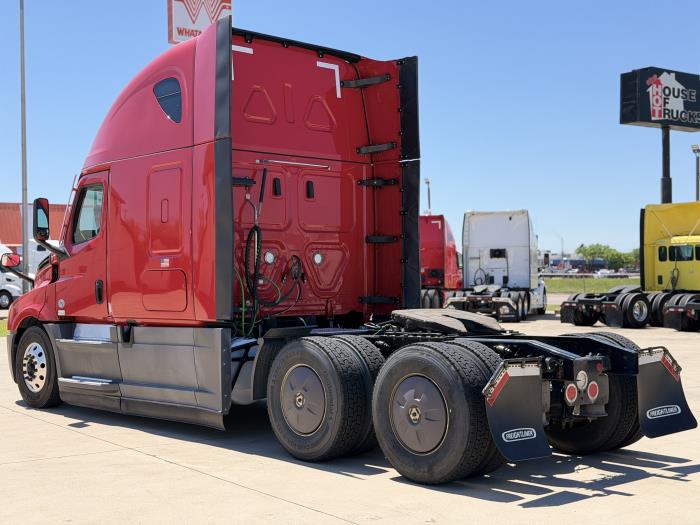 2022 Freightliner Cascadia-6