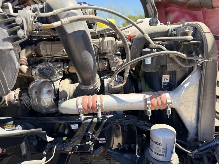 2022 Freightliner Cascadia-15