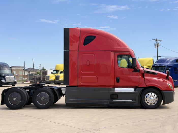 2023 Freightliner Cascadia-4