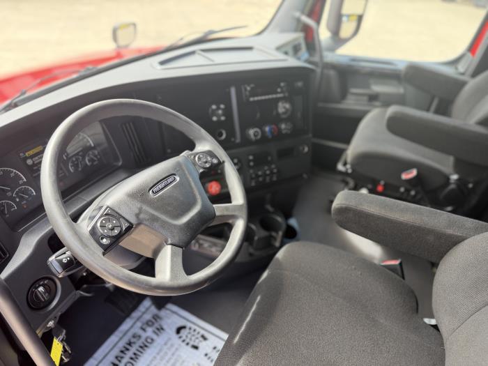 2023 Freightliner Cascadia-20