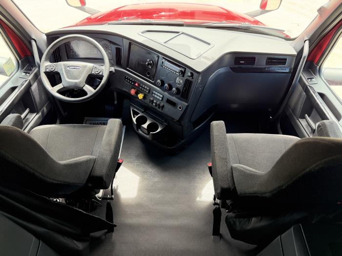 2023 Freightliner Cascadia-29