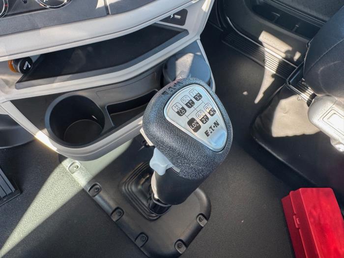 2027 Peterbilt 567 - image 18