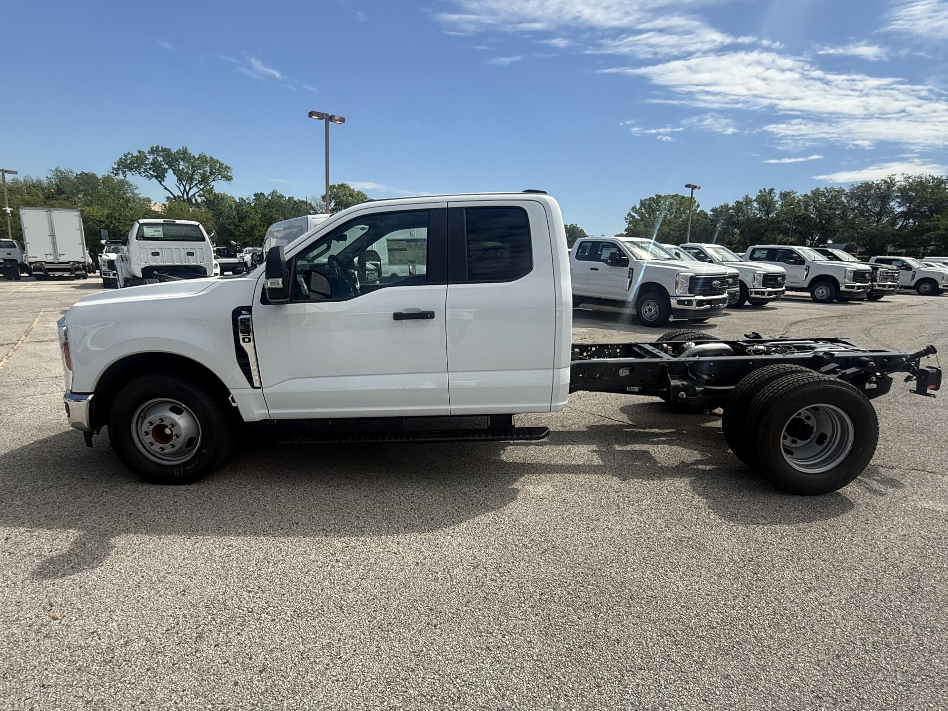 New 2026 Ford F-350 - photo 2