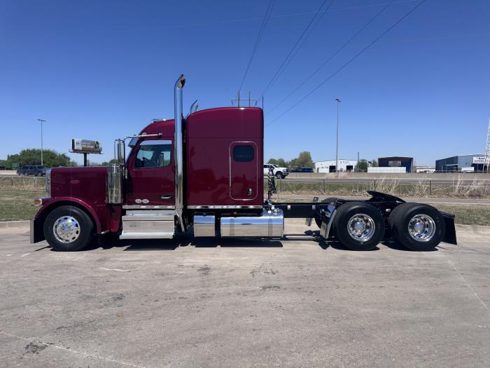 2027 Peterbilt - image 2