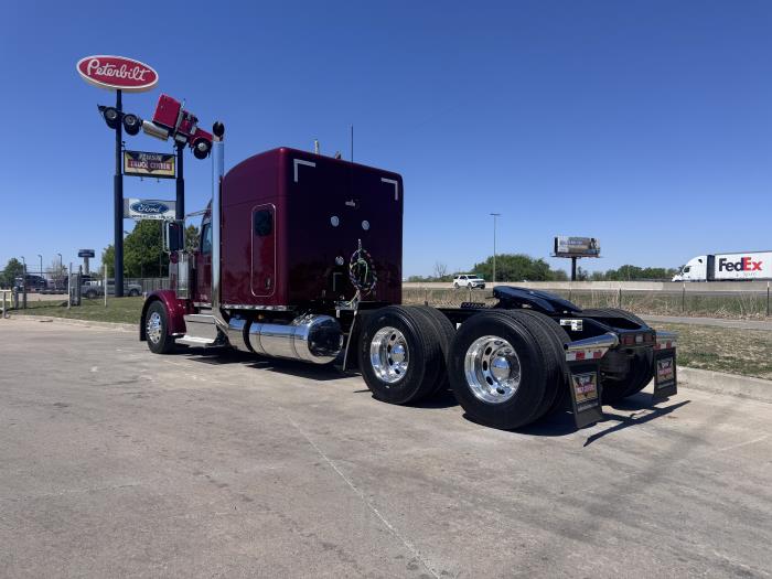 2027 Peterbilt - image 3