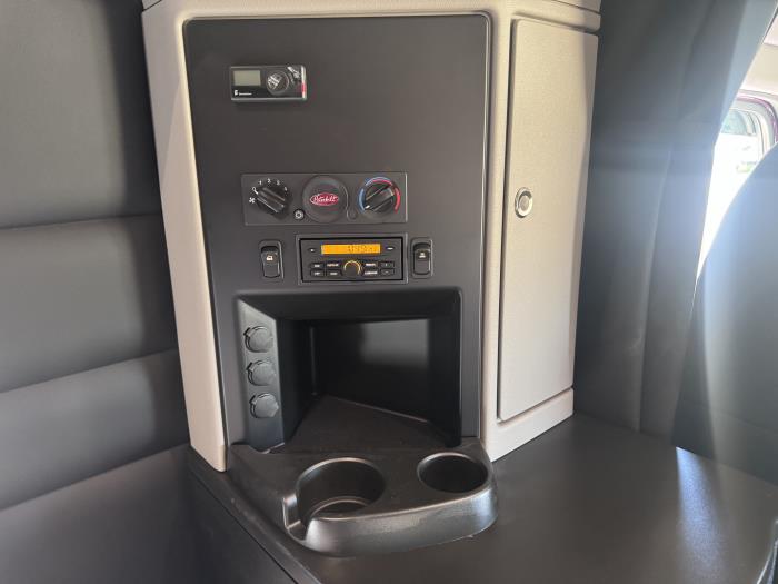 2027 Peterbilt - image 28