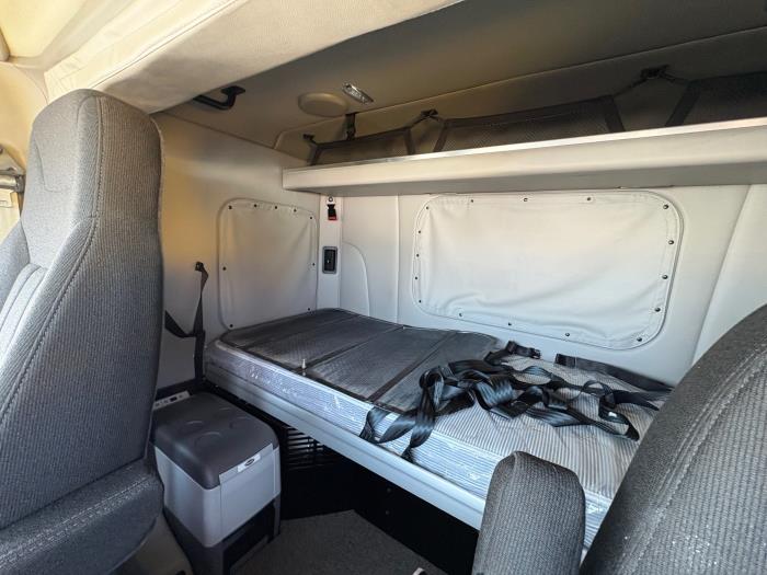 2024 Peterbilt 567 - image 10