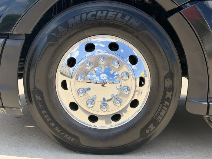 2022 Kenworth T680-9