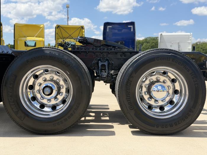 2022 Kenworth T680-10