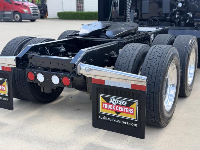 2022 Kenworth T680-12