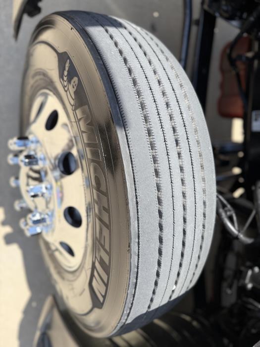 2022 Kenworth T680-15