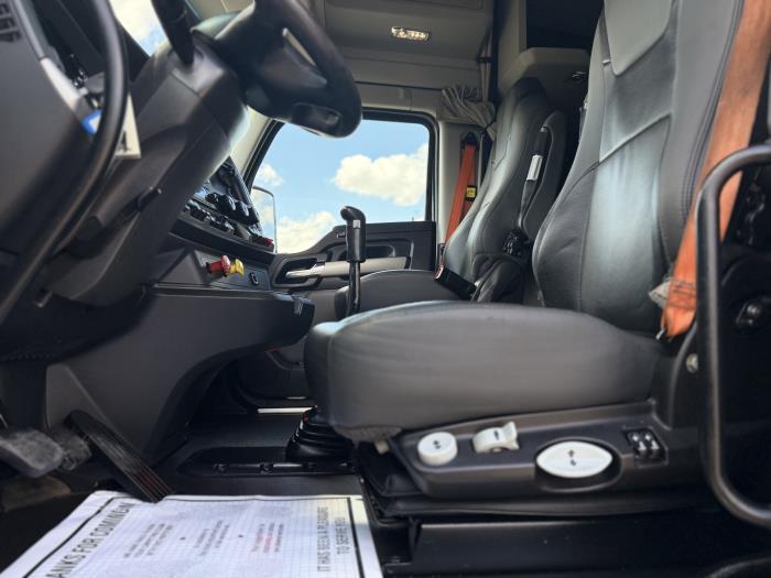 2022 Kenworth T680-19