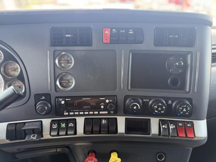2022 Kenworth T680-22