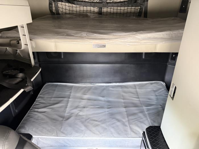 2022 Kenworth T680-30