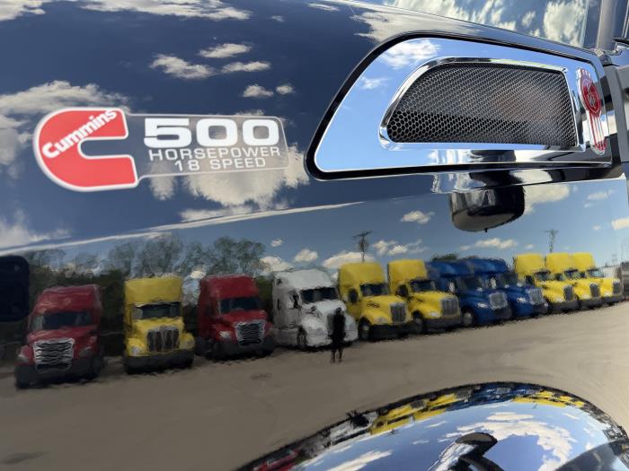 2022 Kenworth T680-35