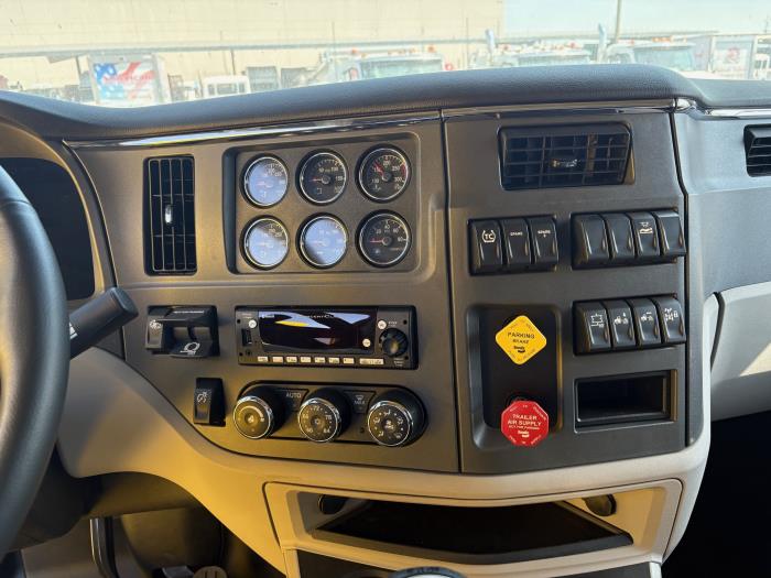 2024 Peterbilt 579 - image 10