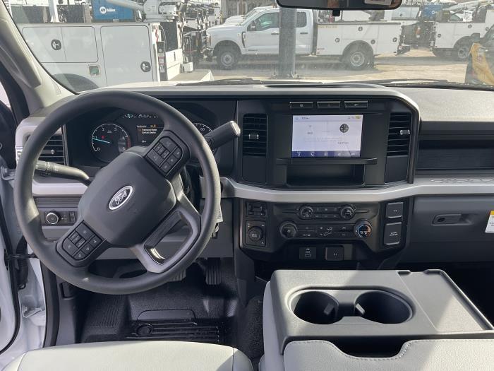 New 2026 Ford F-550 - photo 18