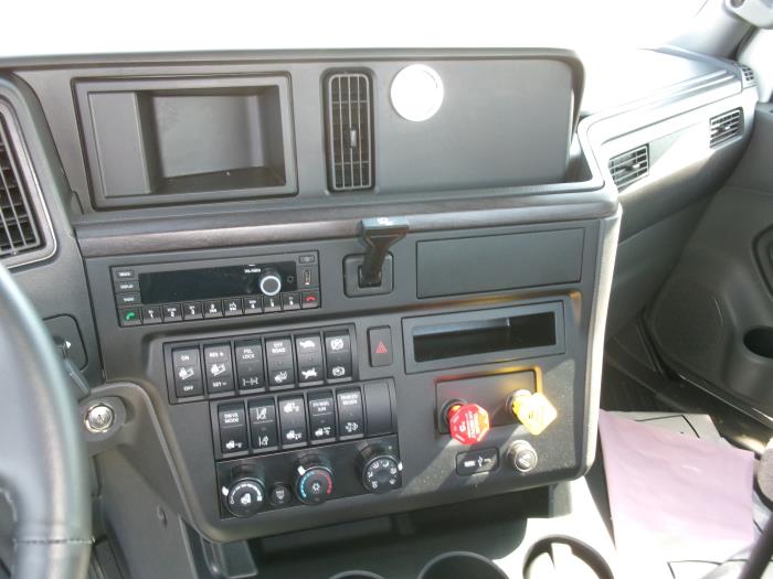 2026 International LT - image 13