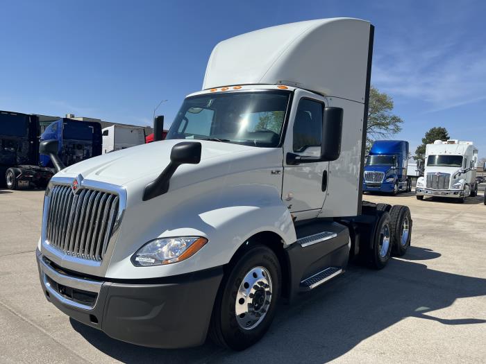 2022 International LT625-0