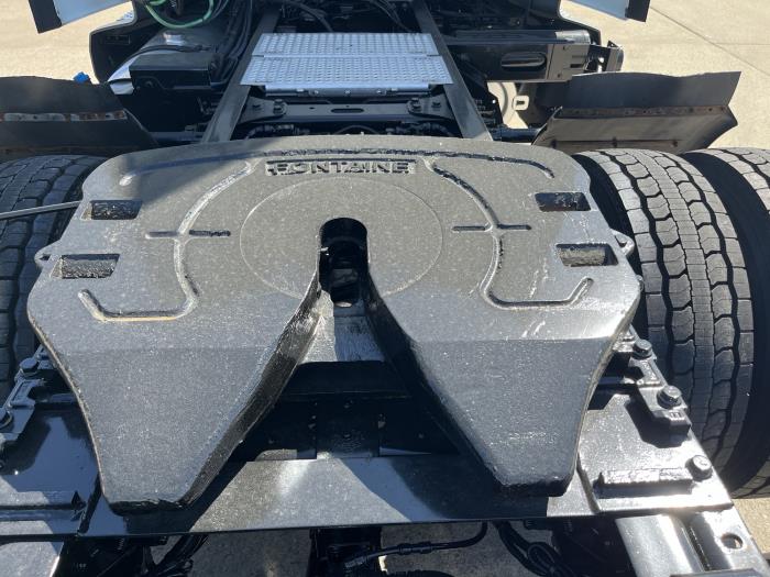 2022 International LT625-4