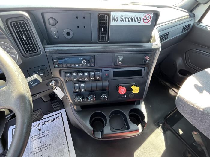 2022 International LT625-12