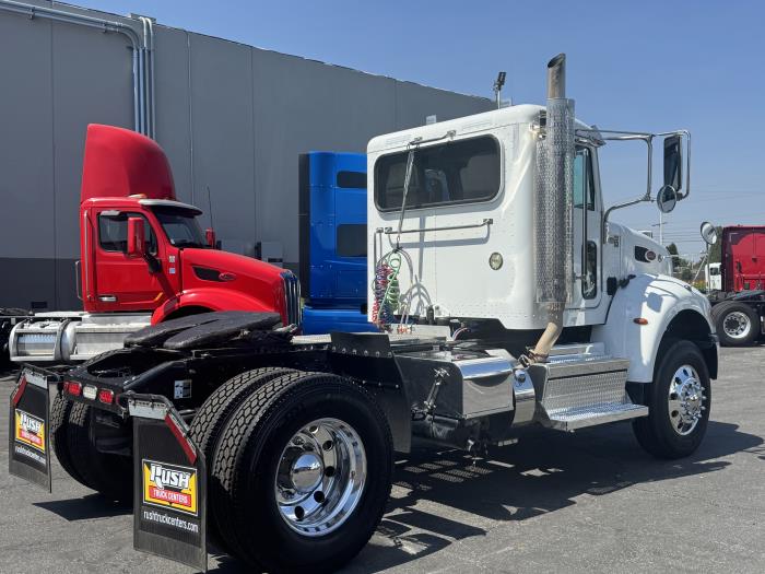 2020 Peterbilt 348-5
