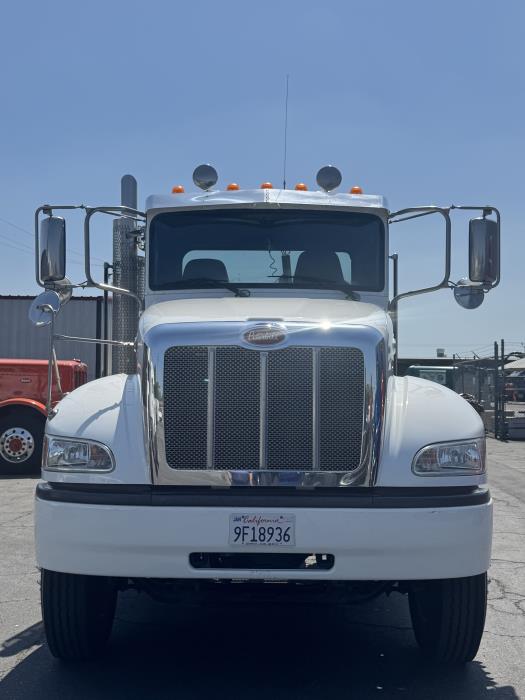 2020 Peterbilt 348-1