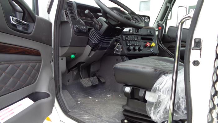 2026 International - image 9